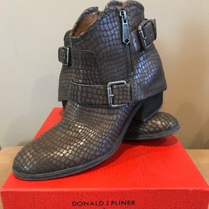 Donald Pliner Dalis-ZP Vintage Python Boot